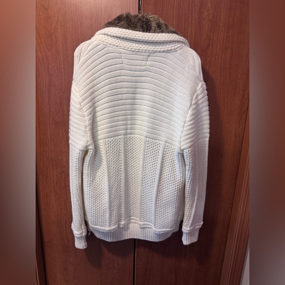 LCR Black Edition Cream Knit Cardigan with Faux Fur Collar - Picture 4 of 5